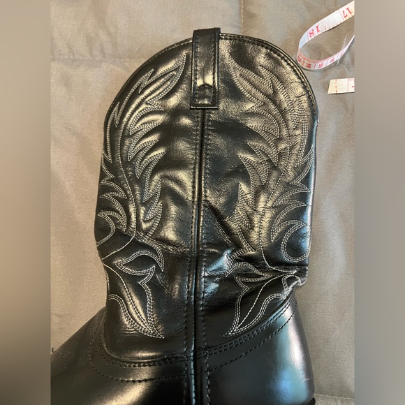 Laredo women’s cowboy boots 7.5w wide leather - worn a few times - Picture 5 of 8